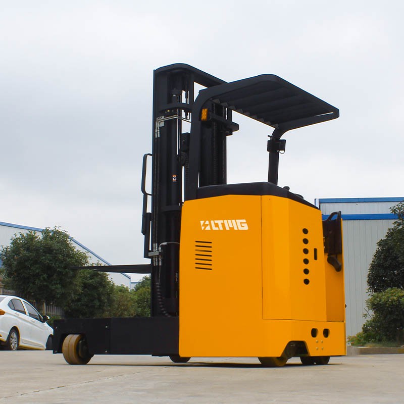 4-Directional Reach Truck 4-Directional Reach Truck