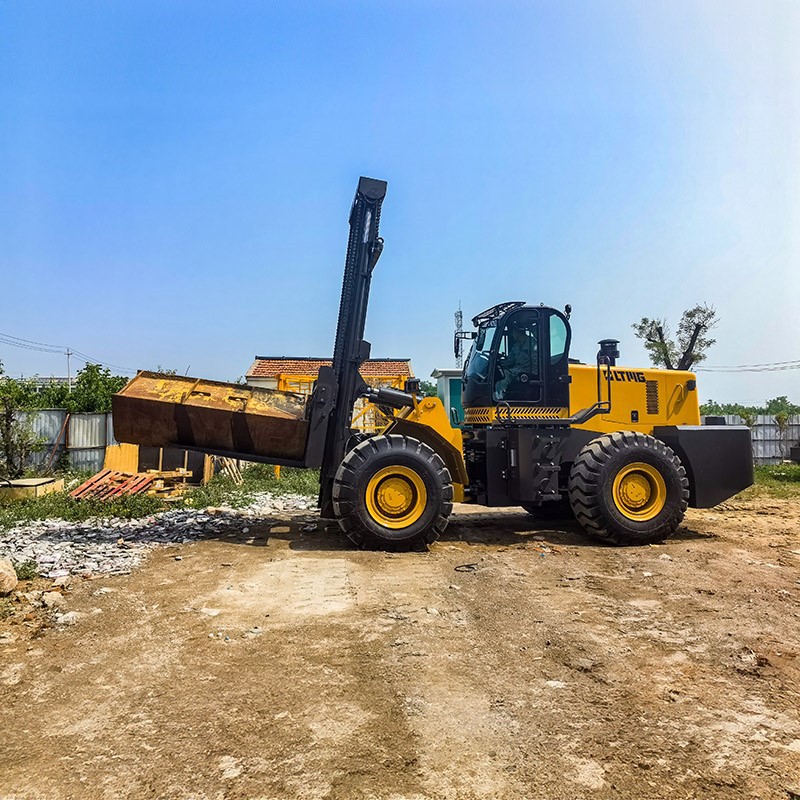 25 Ton Rough Terrain Forklift