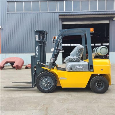 3ton Lpg Forklifts Midlands with 2 stage wide view mast